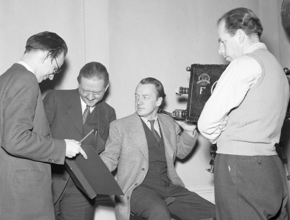 Hets, bakombild, Ingmar Bergman, Stig Järrel, Alf Sjöberg, mf l