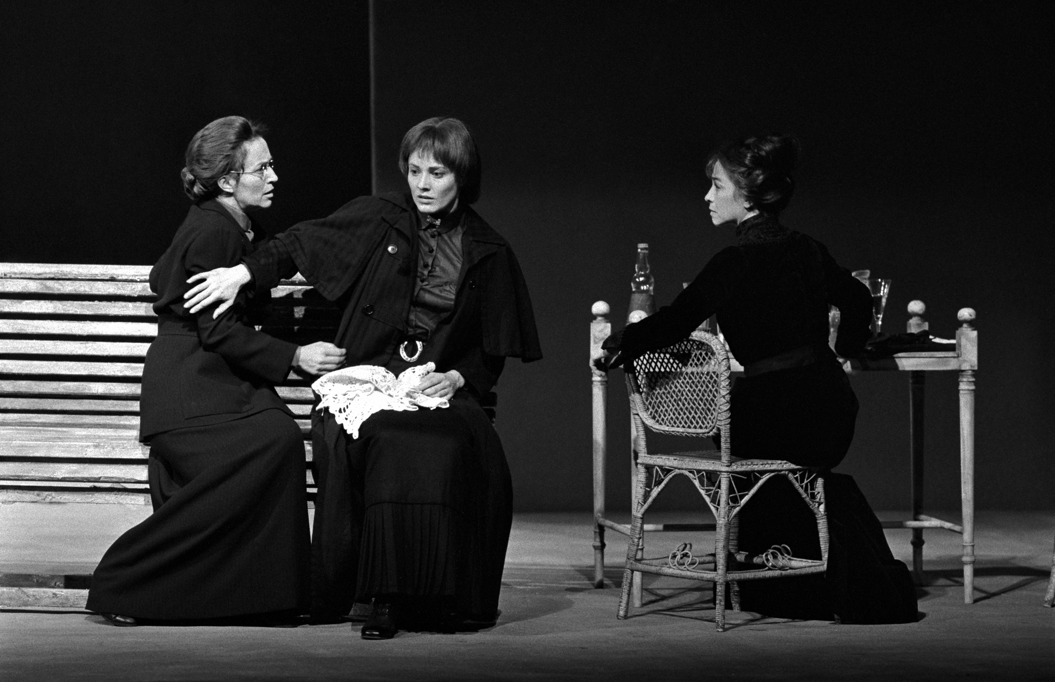 Three Sisters (Drei Schwestern) - Ingmar Bergman