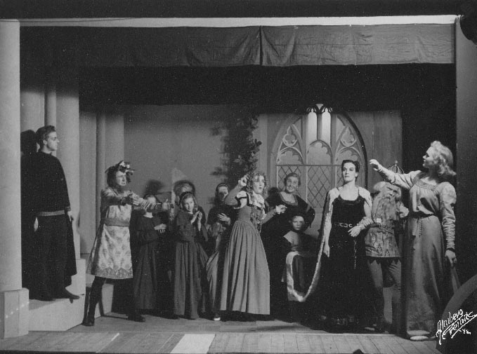 Elddonet, Sagoteatern, 1941