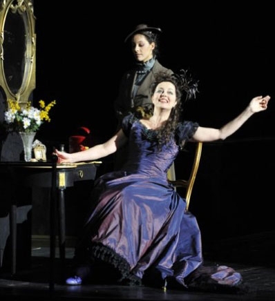 Greta Scacchi som Desirée Armfeldt i Théâtre du Châtelets A Little Night Music.