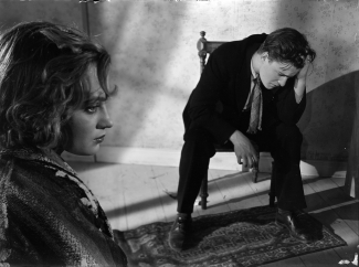 Jan-Erik (Alf Kjellin) and Bertha Olsson (Mai Zetterling).