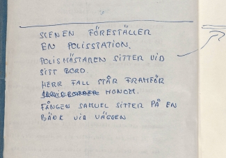 "Scenen föreställer en polisstation."